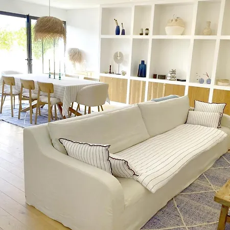 Architect Designed Villa La Flotte Dom wakacyjny